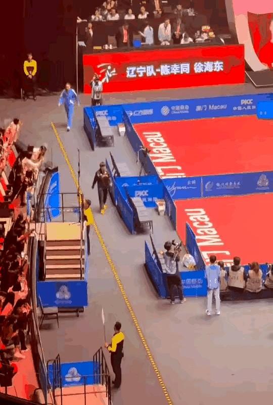 莎莎又转错弯，球却砸得比导航准。

3-1拿下田志希，迷糊属性照常被写进热搜。