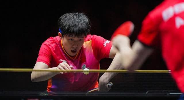 #文章首发挑战赛#
在乒乓球的赛场上，每一次挥拍都可能决定胜负，而王楚钦与林德的