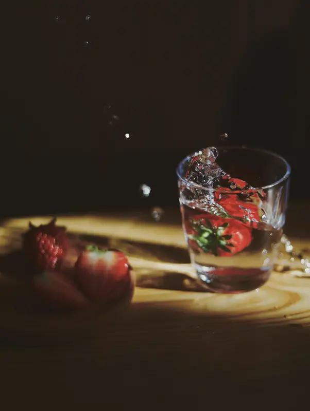 怎么样让自己保持快乐的心情 保持快乐心情并不难。生活里别为小事烦心，有些人习惯用