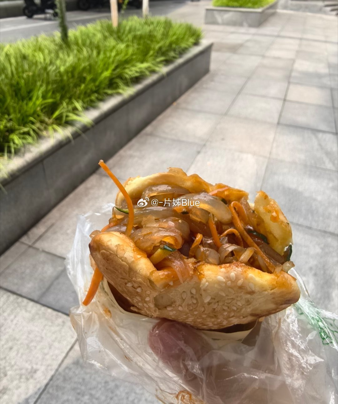 当多年的情怀遇到了诚信的灵魂拷问只是觉得一直以来的真诚不该被辜负我觉得其实问题的