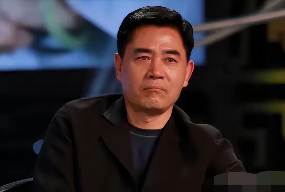 他人品好，低调接地气，演技好，一身正气，是内娱无人能比的模范丈夫，自从结婚零绯闻