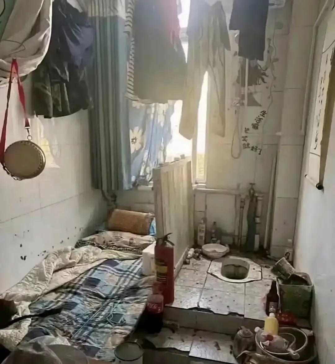 上海女生花三千租到墙皮掉渣的毛坯房，视频一出评论区直接炸成租房诉苦大会。
我去年