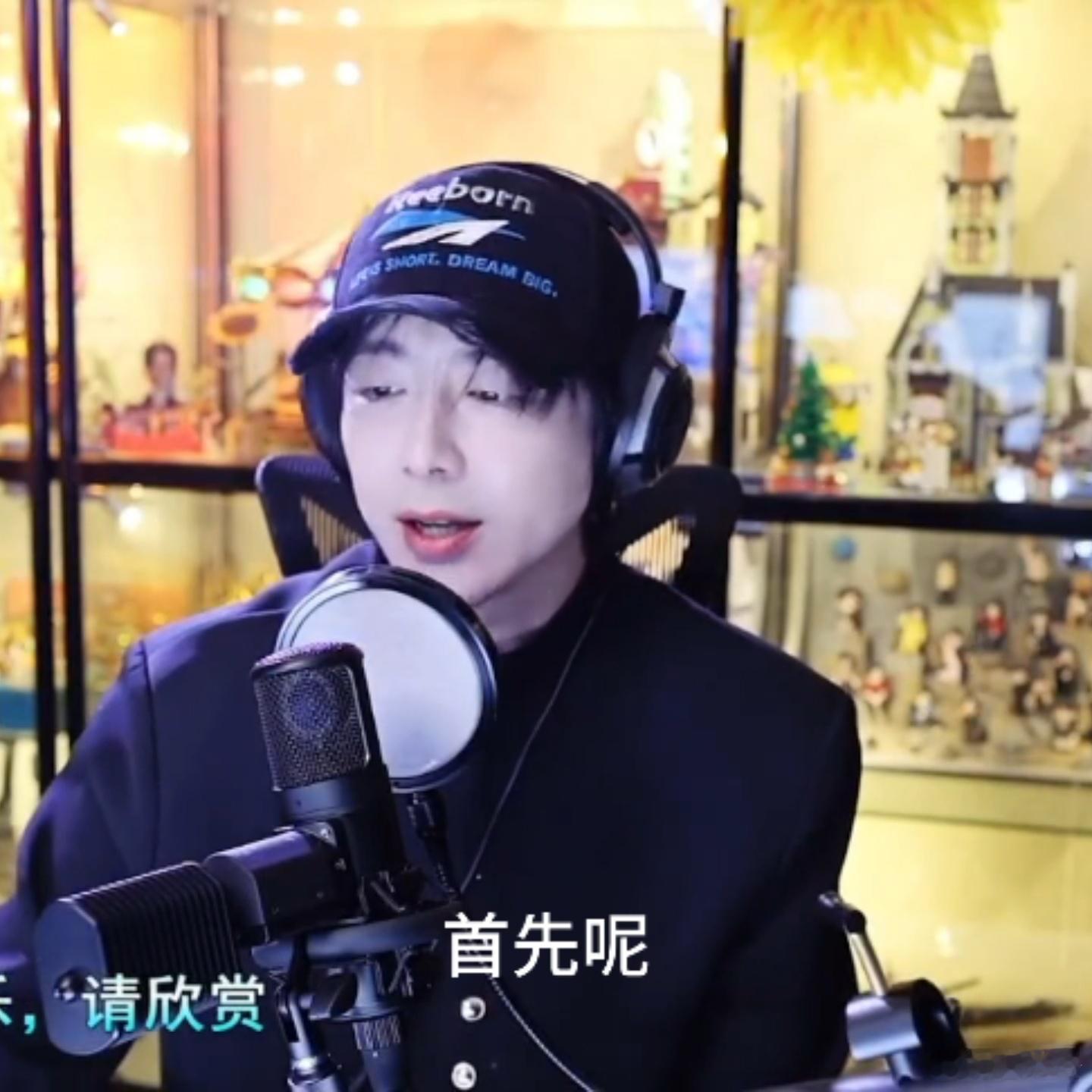 刘宇宁做饭男友视角 刘宇宁下厨的样子真是太撩了！穿着围裙专心做饭，轻松的动作和专