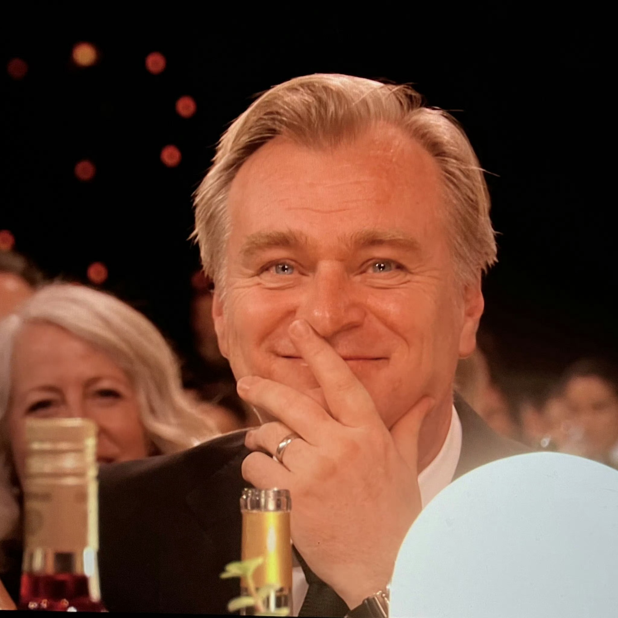 两年前的演员工会奖，诺兰看基莲的眼神走红诺湘 基诗龄