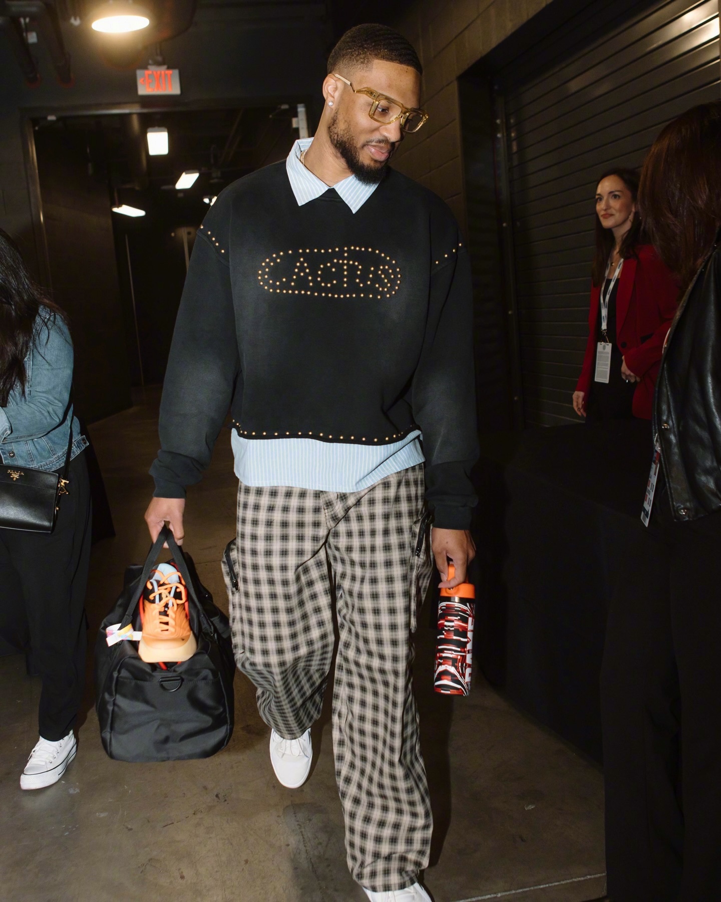 利拉德决赛轮29分拿下三分冠军！第三次拿到三分大赛冠军！要知道，利拉德这赛季可是