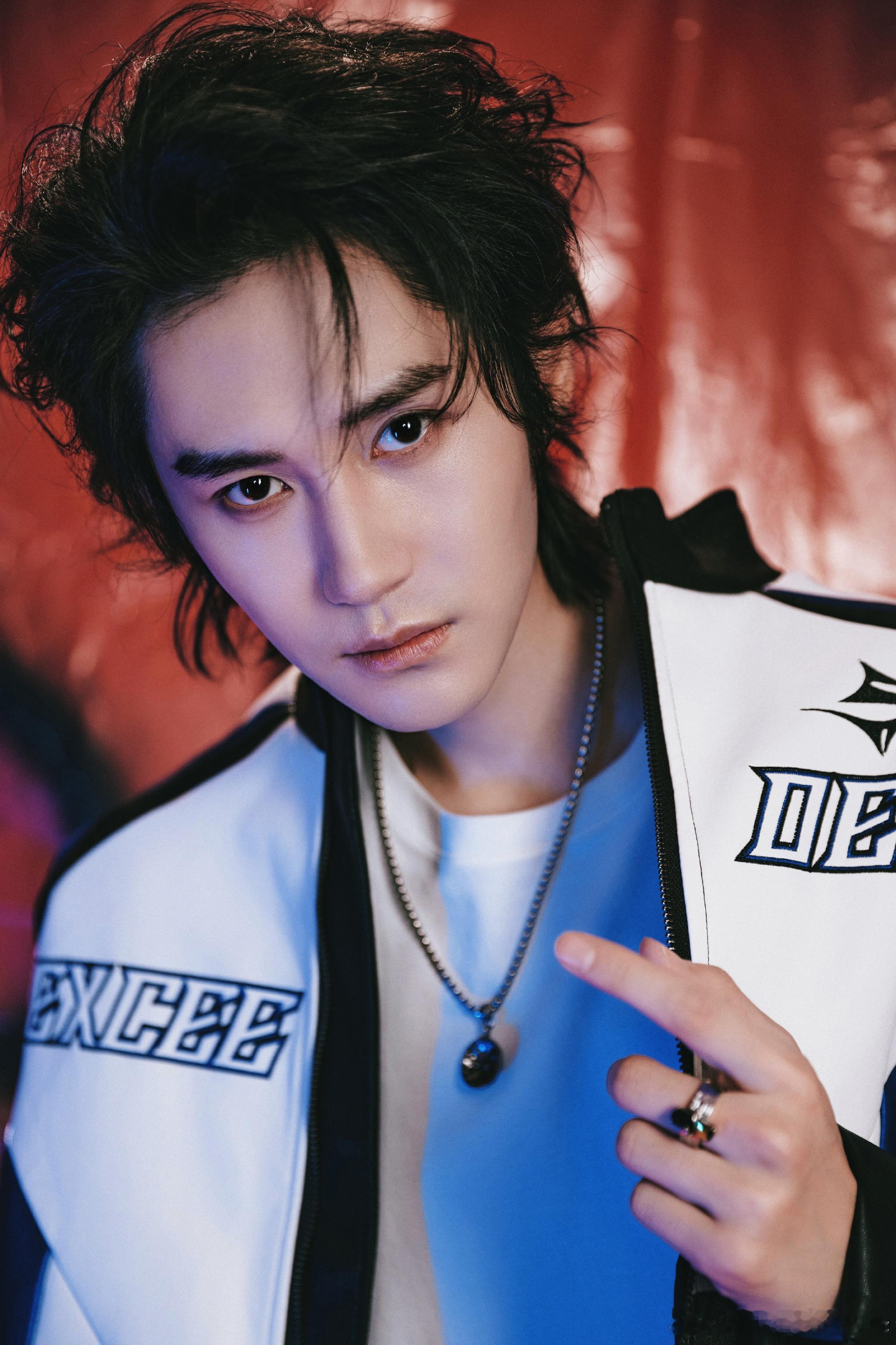 汪铎一句话让穆祉丞又哭又笑周五晚高疯一眼看出来了好吧，汪铎全程就拿恩仔逗趣玩，拿