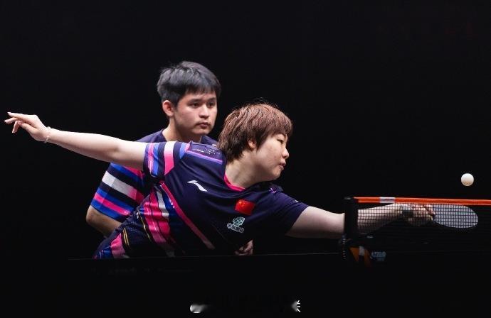 今大丫头和小石头表现不错 林诗栋蒯曼3比0黄镇廷杜凯琹WTT香港总决赛2025