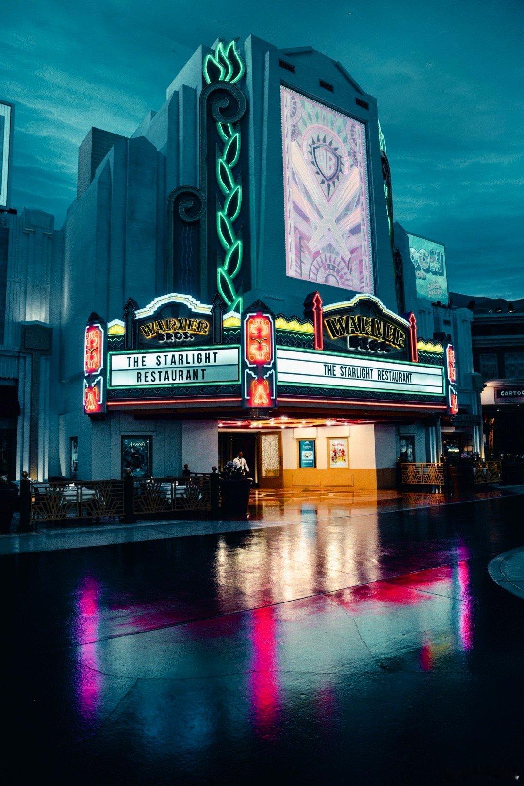 阿布扎比亚斯岛华纳兄弟世界全球最大室内华纳兄弟世界，全程空调不晒不热，DC迷+卡