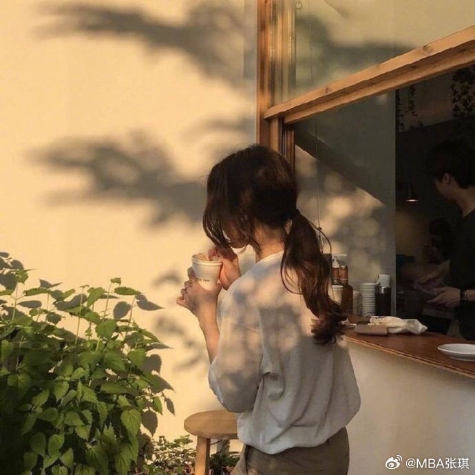 当我们因情绪难控无法解决问题，或因发泄使自己一败涂地时，就会感慨EQ比IQ重要，