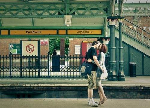 吃定一个人，最为愚蠢的方式，就是断联。

很多人以为的，靠着断联可以让对方变得在