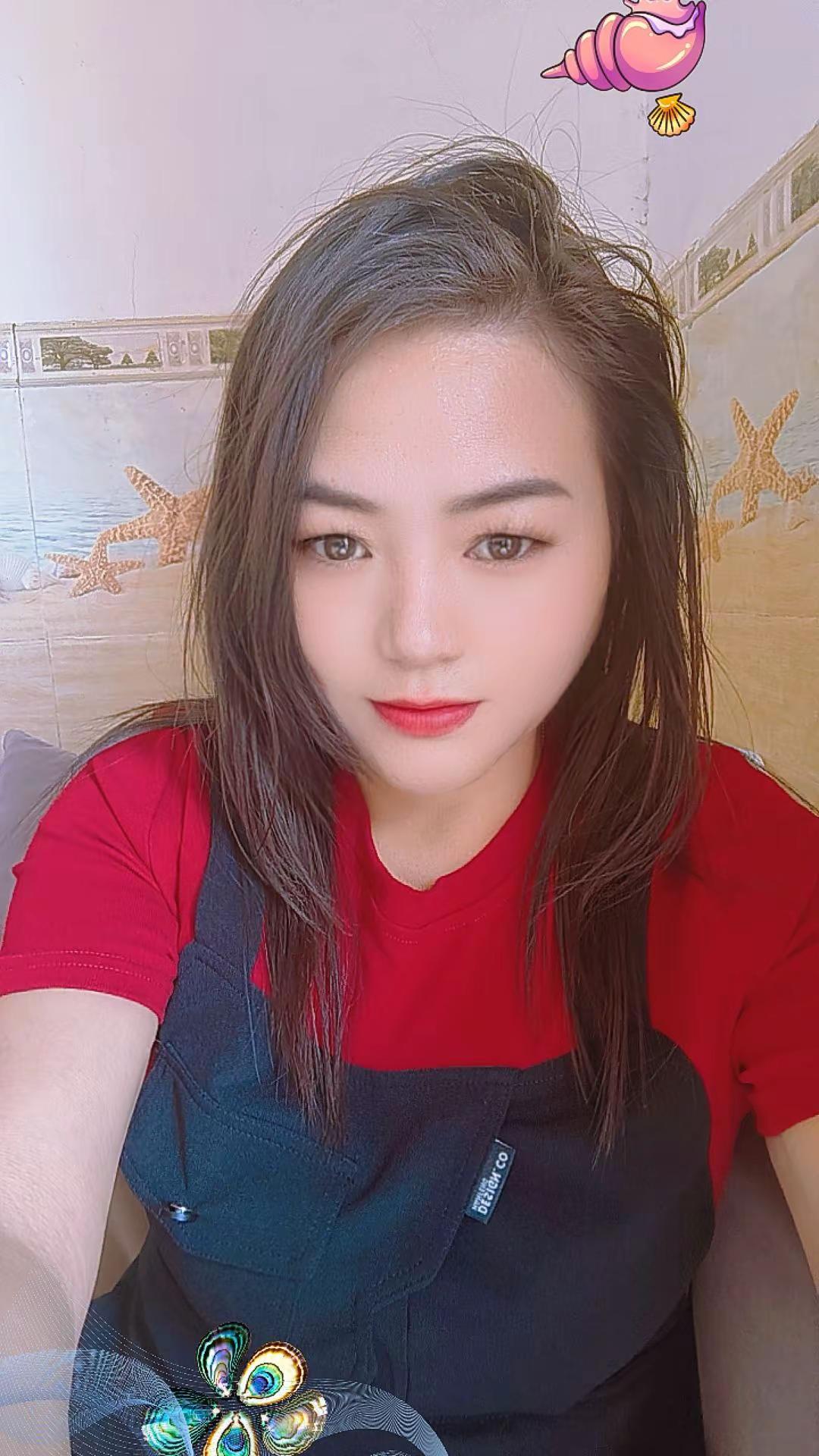 第一次穿背带裤好看吗？这就是不会输给年龄的美 ，