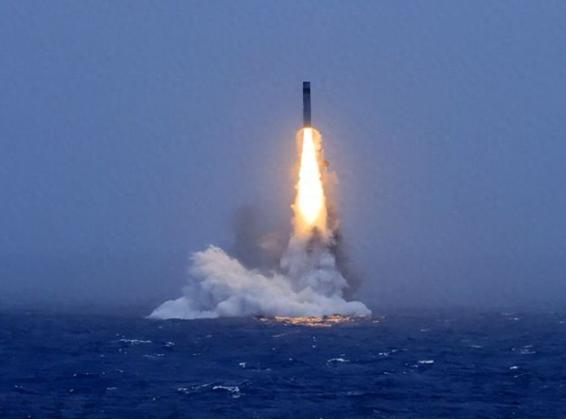 中国1发导弹炸响太平洋，日本急找32国撑腰，北约：不能再天真了。
这发在公海海域