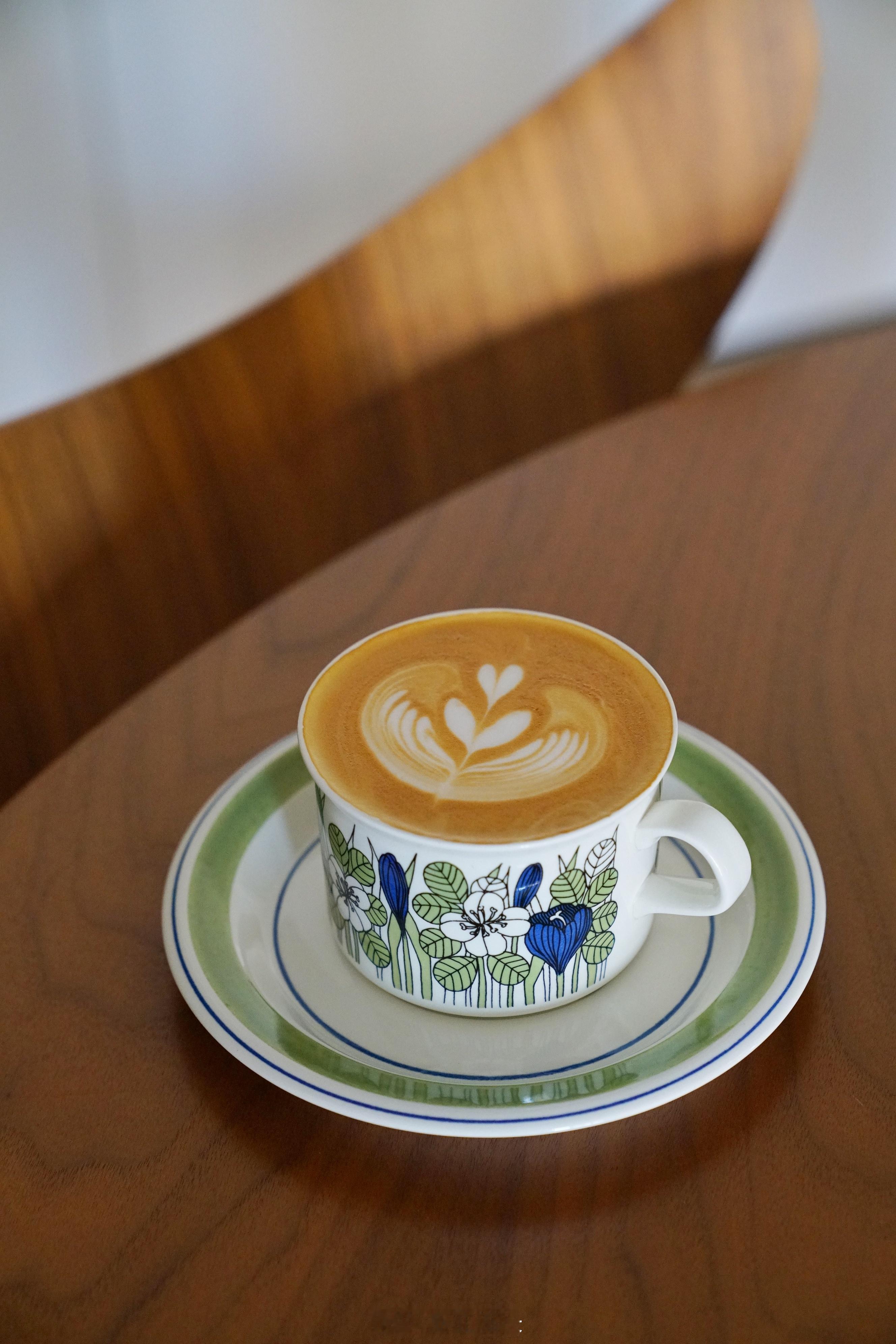 是个杯控☕️ ​​​