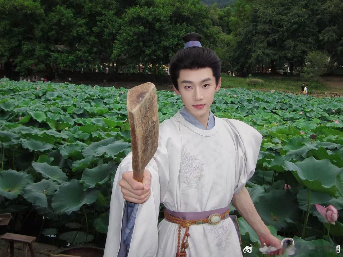 我将辞职在家研究谢兴阳这张图ber？谁教谢兴阳这么拍照的！！！能不能教教我啊！！