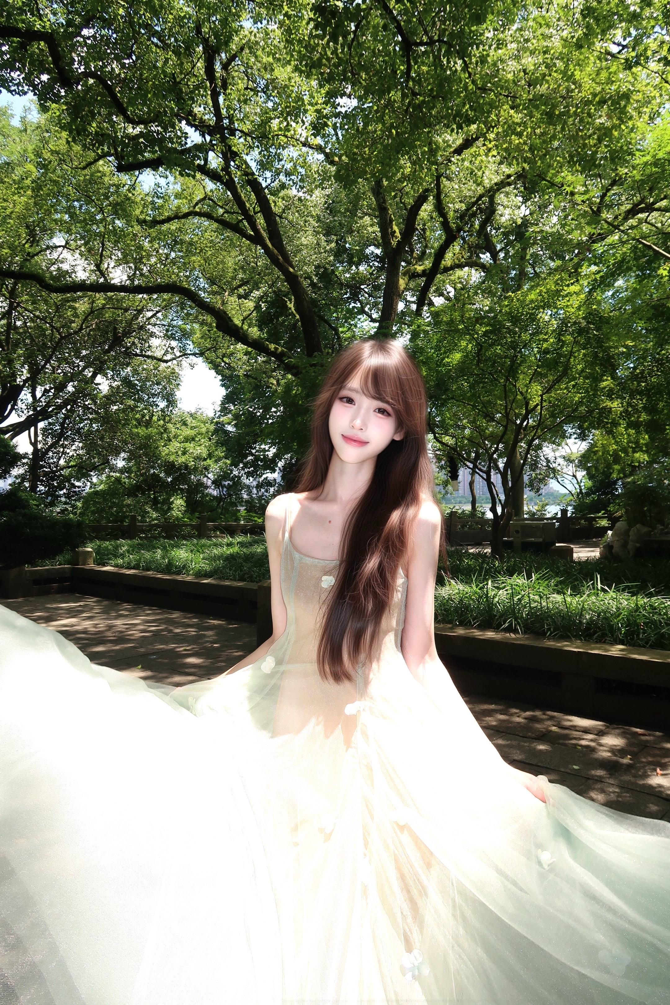 𝒯𝒽𝓮 𝓰𝓇𝓮𝓮𝓃 𝒷𝒾𝓇𝒹 𝒷𝓇𝒾𝓃...
