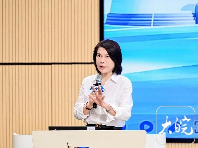 董明珠出任格力技校校长，现场直接立下几条硬核校规，一经曝出立刻引发全网热议。
 