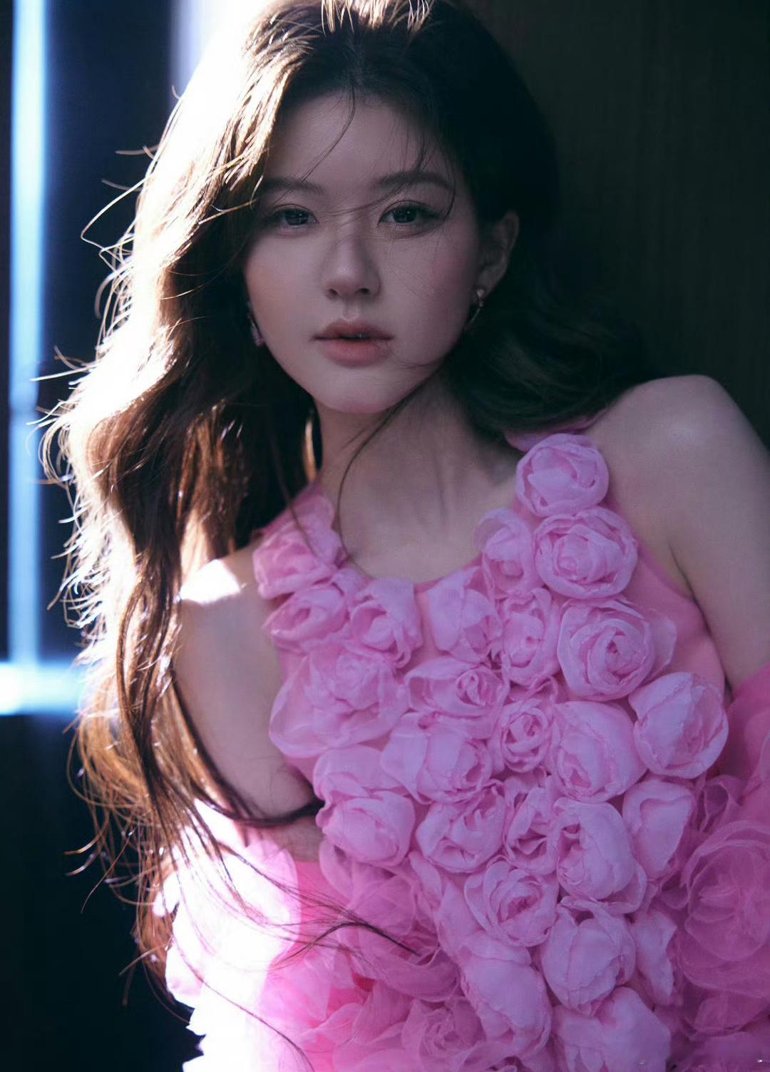 赵露思完全一股浓浓的网红风 ​​​