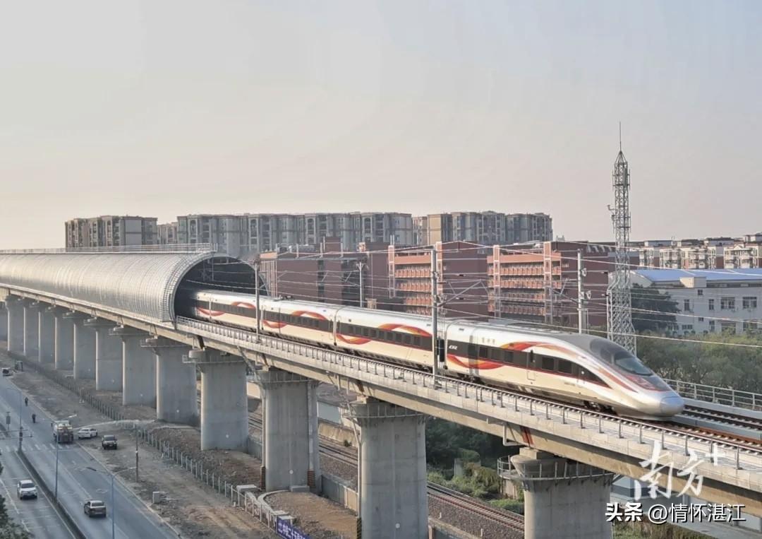 在广湛高铁湛江湾海底隧道开始建设的时候，还以为广湛高铁正式通行还是遥不可及的事情