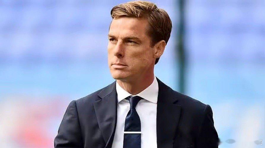 降级即分手！帕克卸任伯恩利主帅，曾带队创33场不败神迹。伯恩利官方宣布帕克离任。