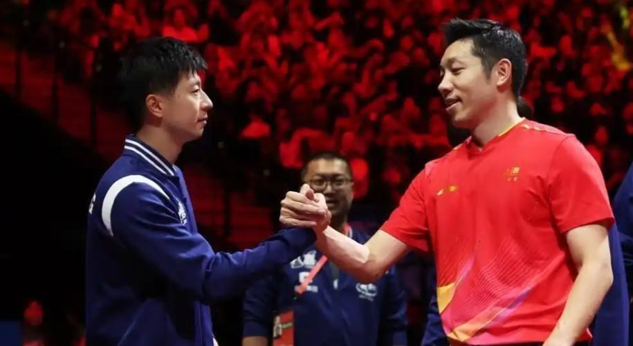 国有召，必应召；
国需我，必无悔。
国乒名宿老将舍己护航，
这份家国情怀，
令人