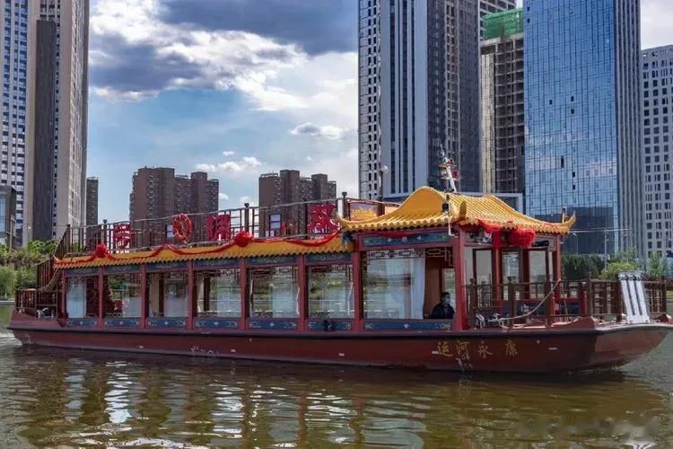 通州运河公园观光船，沿途会途经北运河上六座大桥，景点有：奥体公园、十七座城市亲水