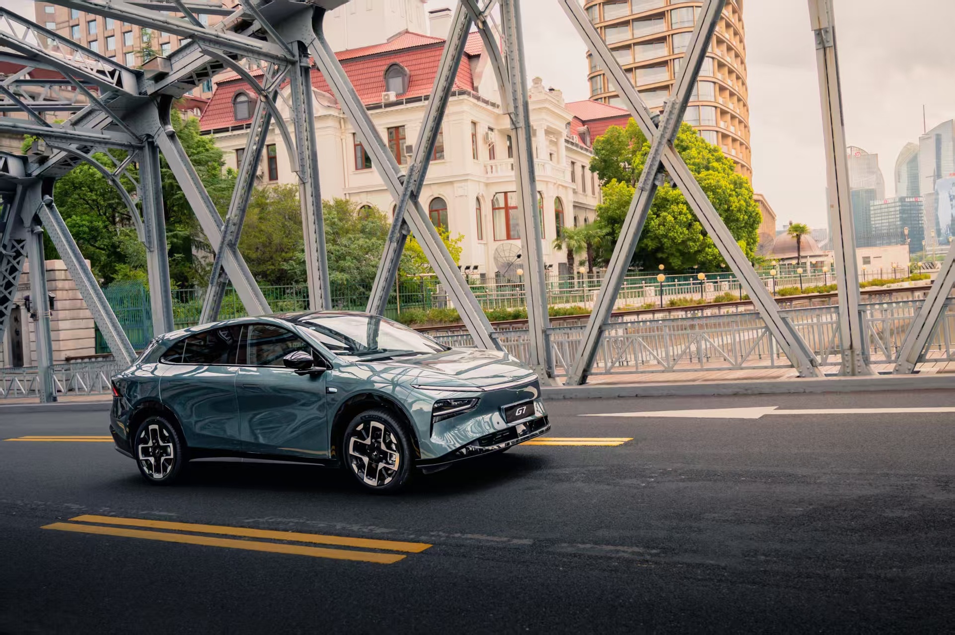 算力超800！史上最强算力座舱正式登场伴随着小鹏G7开启OTA，其在专属硬件平台