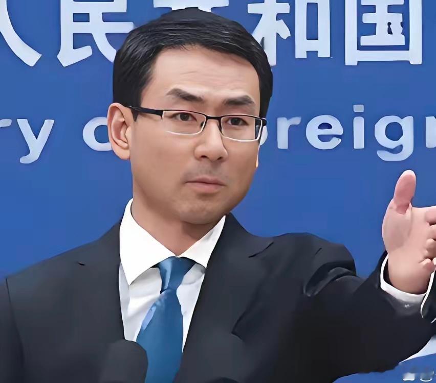 一味妥协只会任人拿捏！百年前的苦难，就是最真实的警示。别人都把枪口抵在胸口了，居