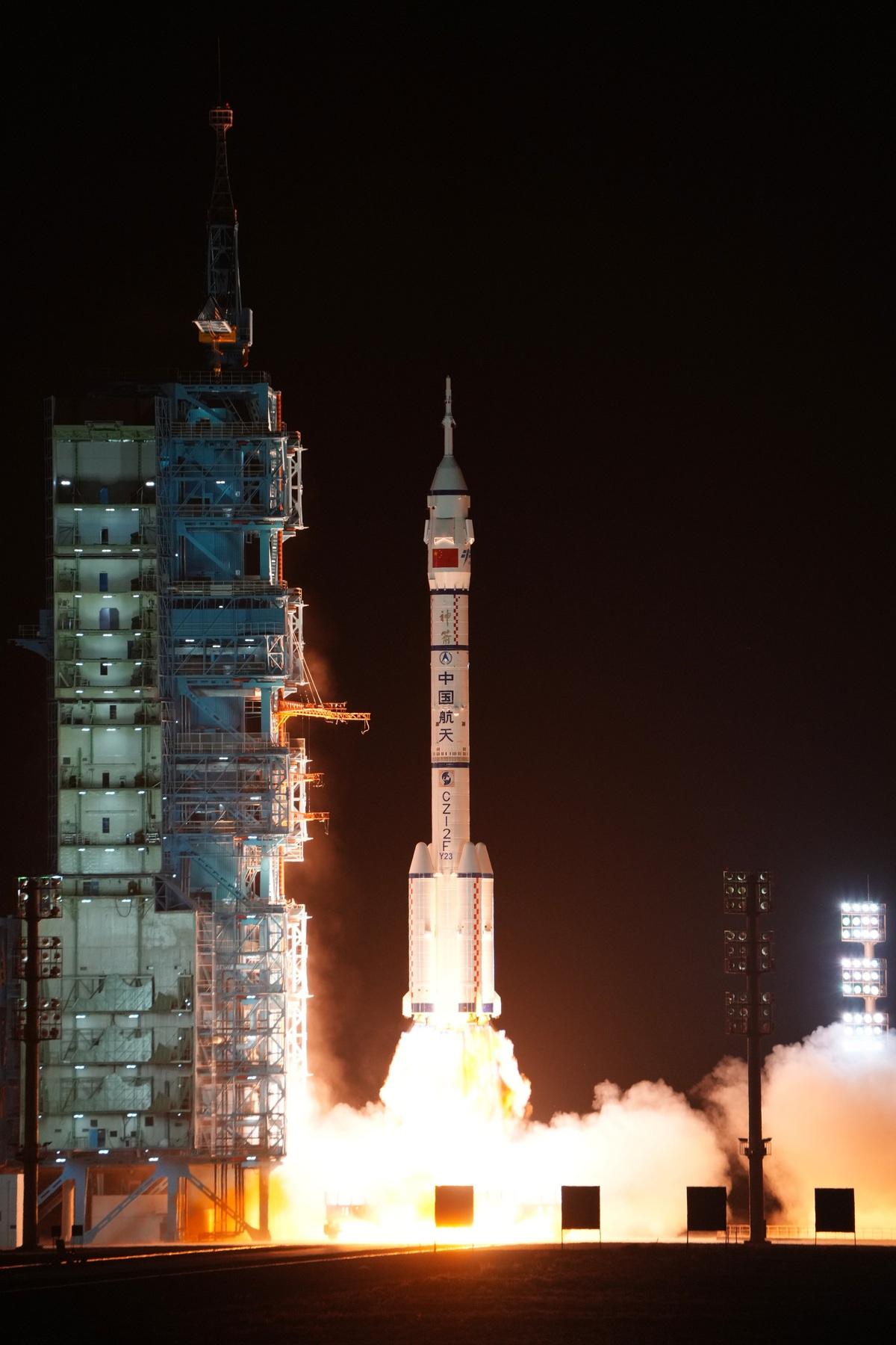 大众印象里，太空生活最难的是物资补给、饮食起居，或是复杂的太空操作，真实的太空驻