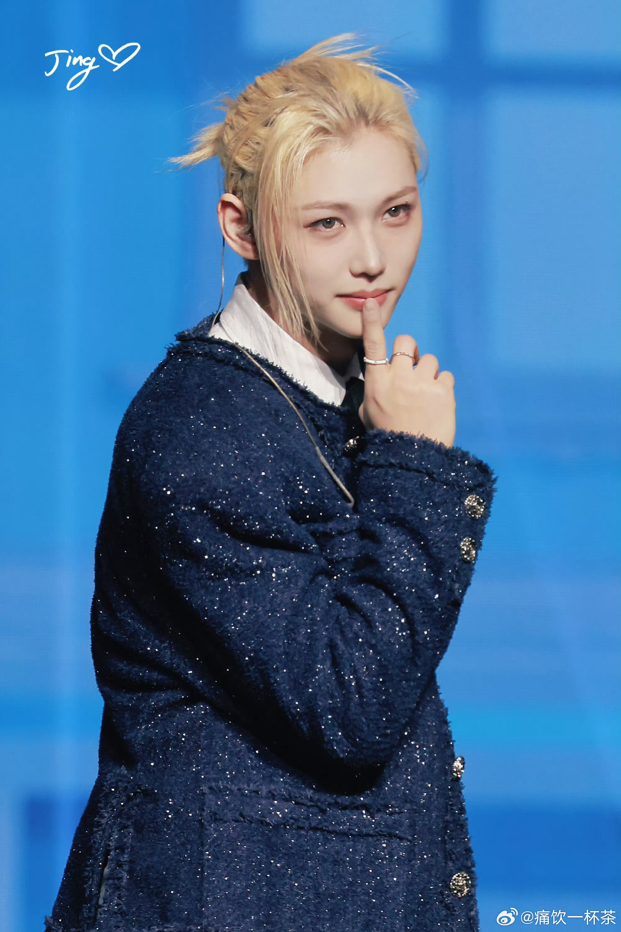 李龙馥在今天的fm跳catch catch也太萌了吧！表情管理💯李龙馥跳了ca