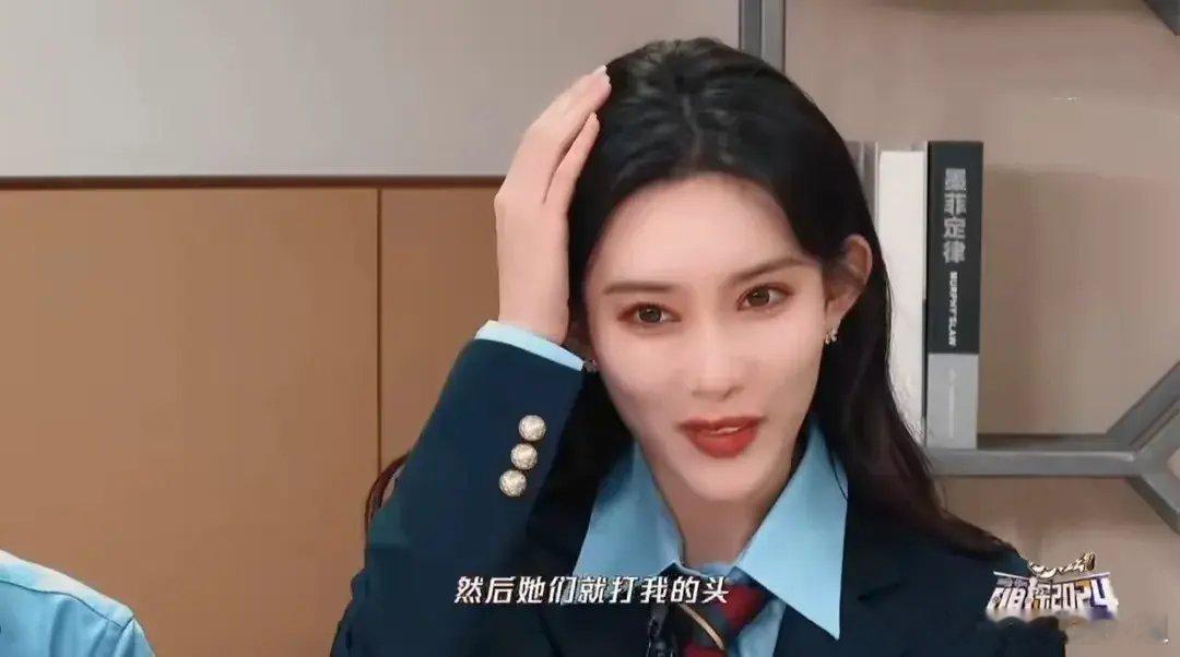 #孟子义上学时被拉到女厕所打头#孟子义上学期间，预计是因为样貌出众，遭到妒忌，所