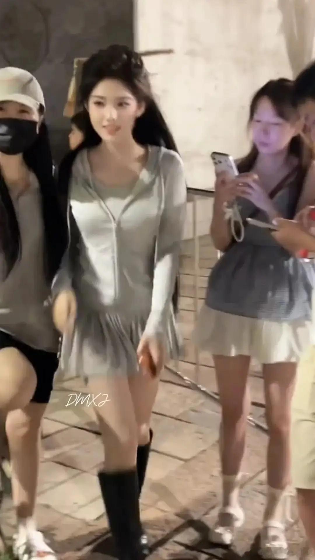 艾米也好美啊，身材也完美 