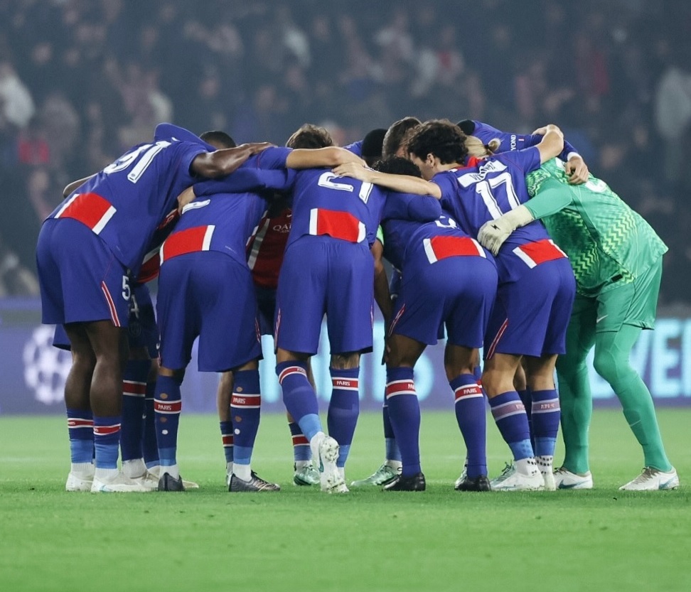 🔥 PSG 在欧冠联赛中已经 13 场比赛不败。✅ 4-2 巴塞罗那✅ 4-2