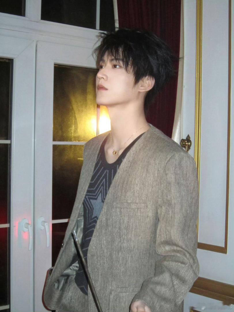 周柯宇炽夏ost周柯宇炽夏主题曲银河坠落时解锁好听OST，周柯宇倾情演唱，一起等