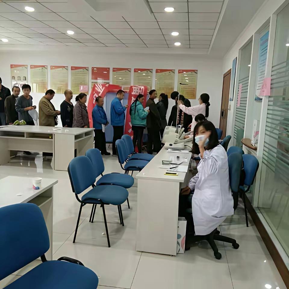 为啥现在越来越多人不敢体检了？看完真的很扎心！
 
不少人身体不舒服，能硬扛就绝