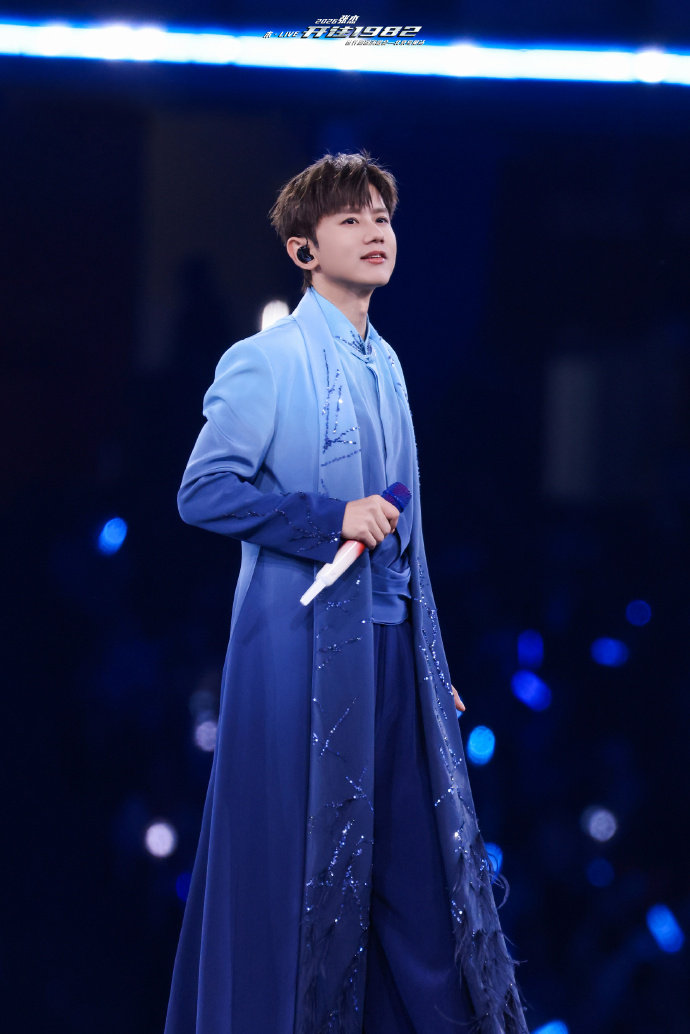 张杰张杰唱嗨了我的青春也回来了 熟悉的旋律，顶级的唱功，我的青春被他重新点亮！ 