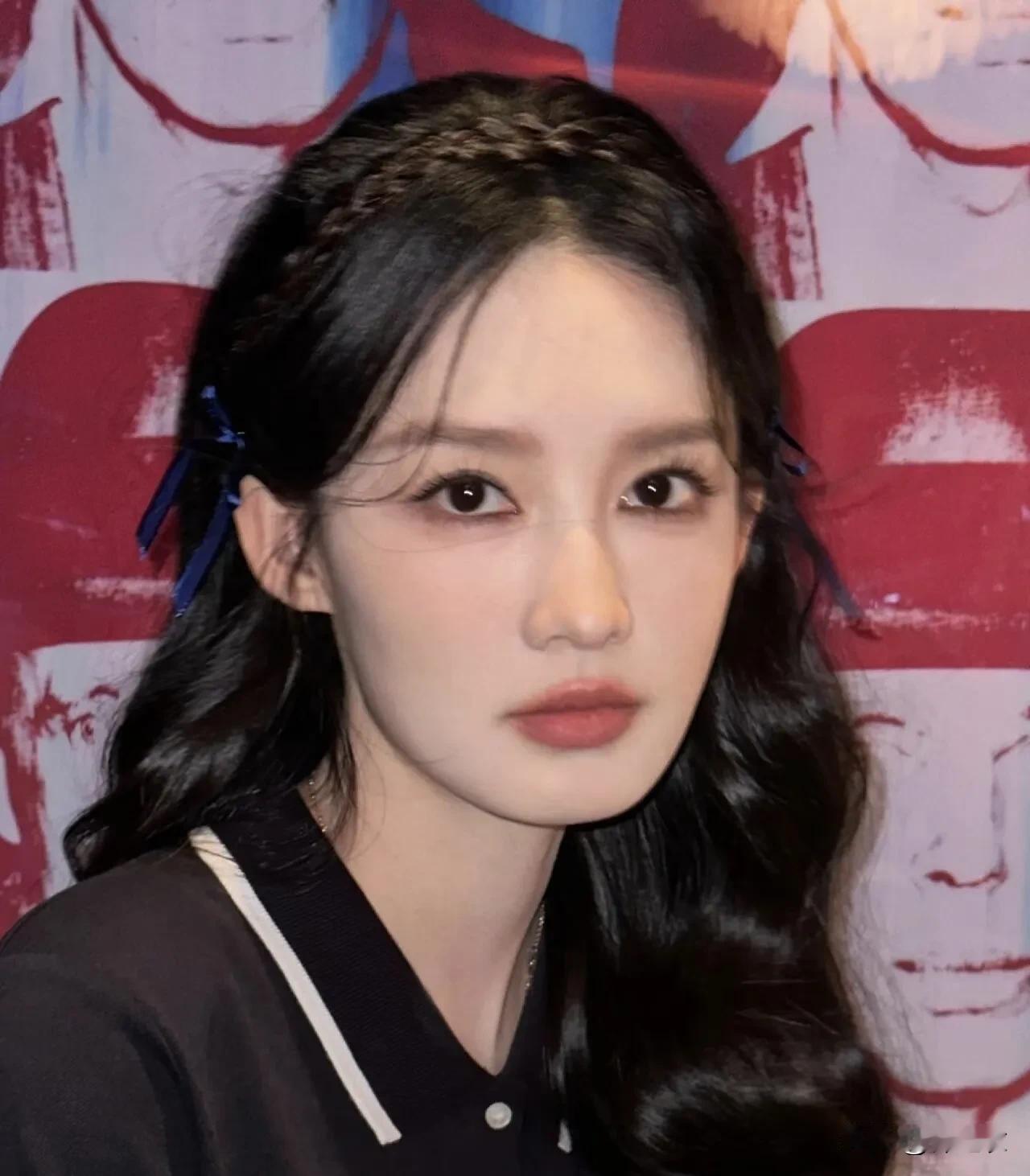 我觉得李沁长得真的很漂亮，就是那种乍看会很漂亮，然后也很耐看的类型。

还有我发