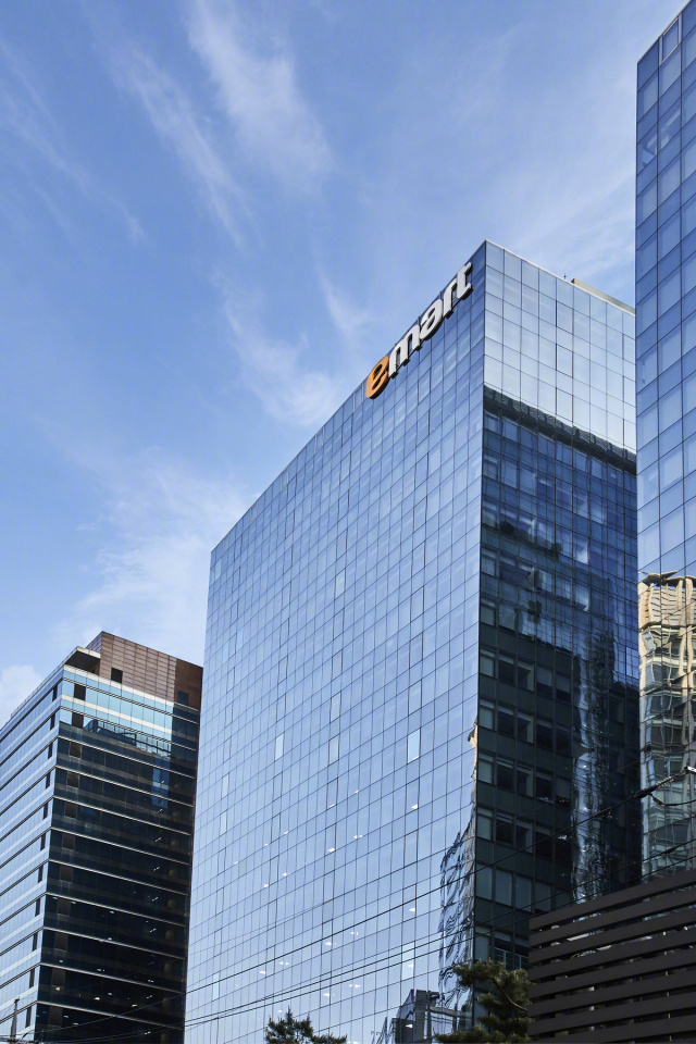 【釜山日报】韩国大型零售商Emart内部员工涉嫌截留NCT成员罗渽民赠送给粉丝的