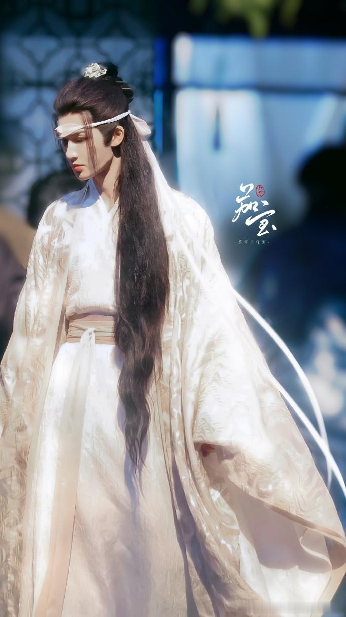 #朱正廷裴季雅# 一想到朱正廷的裴季雅就满心期待，坐等开播。 ​​​