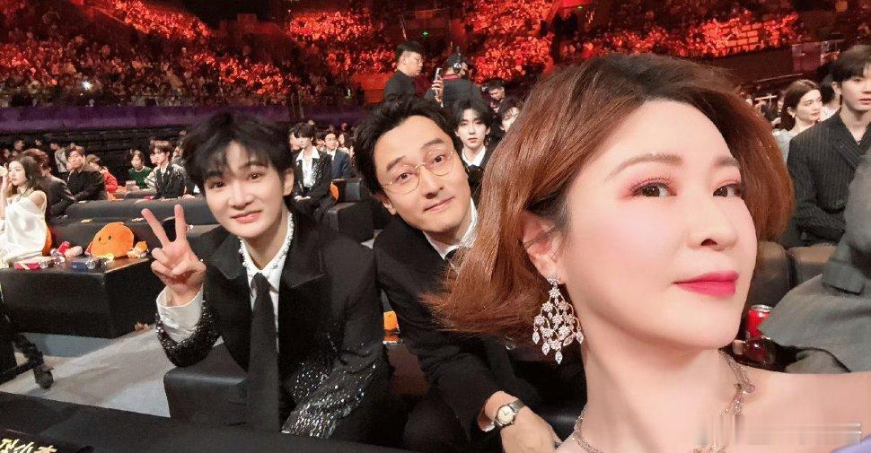 杜华是不是要对时代峰峻艺人出手了 