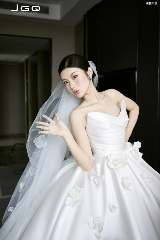 这是你们要的白亮透吗？