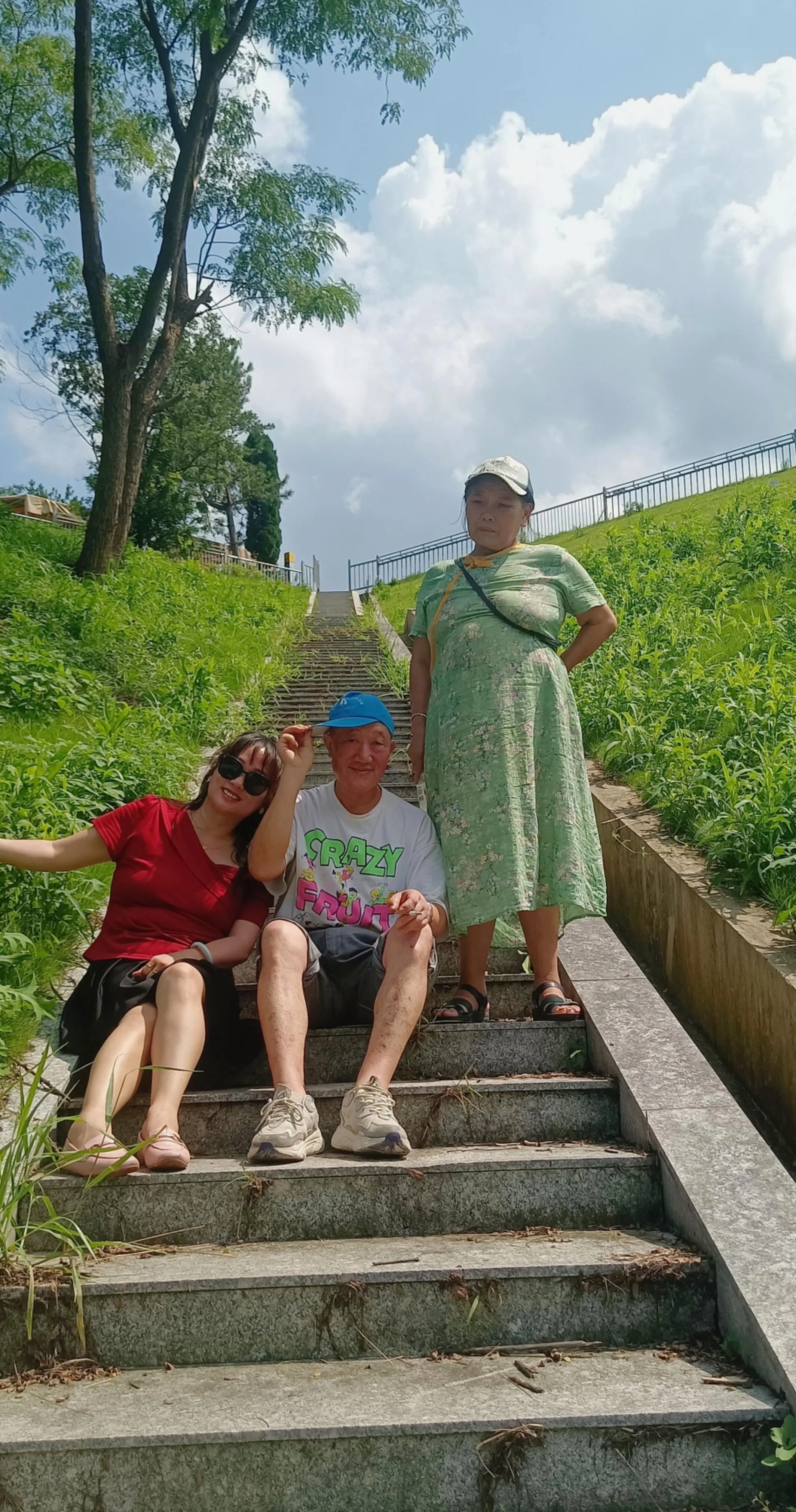 记录快乐之旅留下美好回忆 父母陪伴的幸福时光