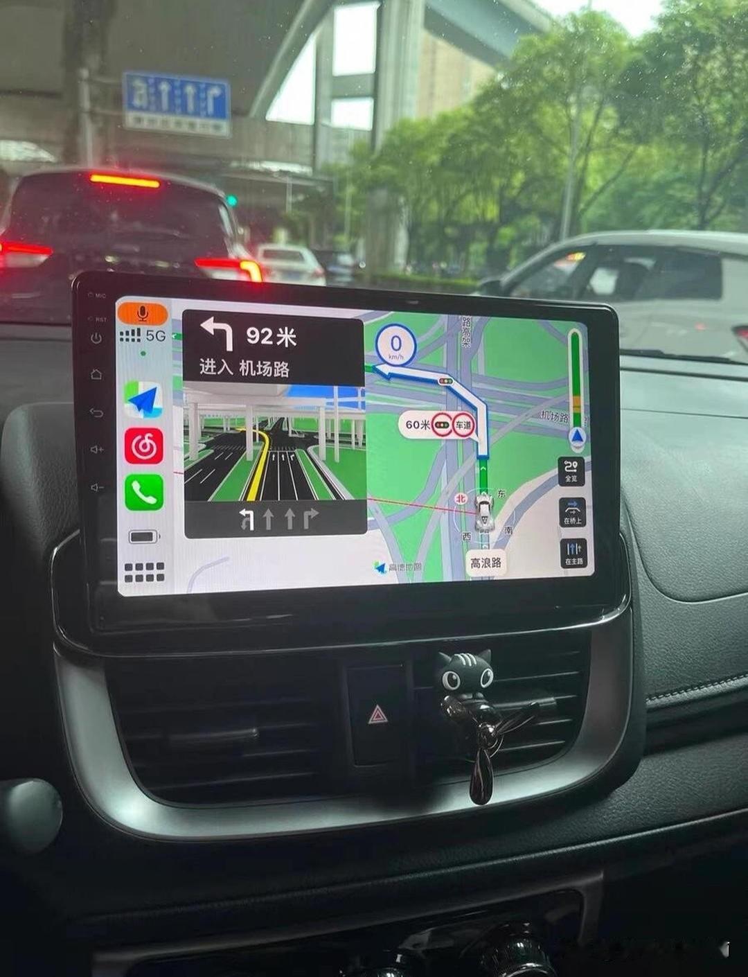 我骑电动车，用高德导航的时候，一直存在一个问题，经常在左拐右拐的时候出现很大的错