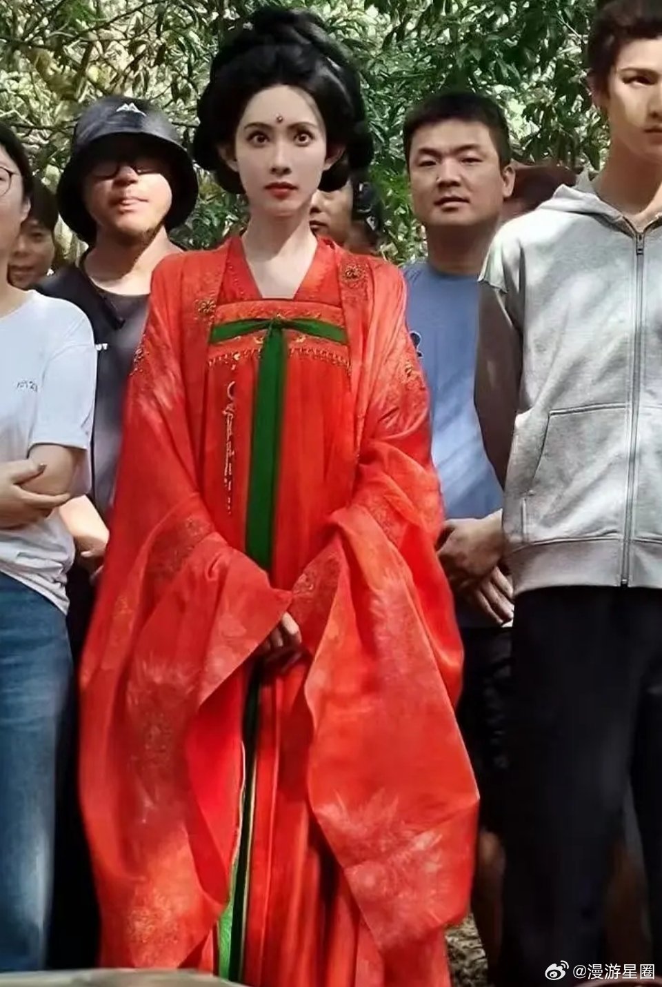 孟子义站姐也太辛苦了 ​​​
