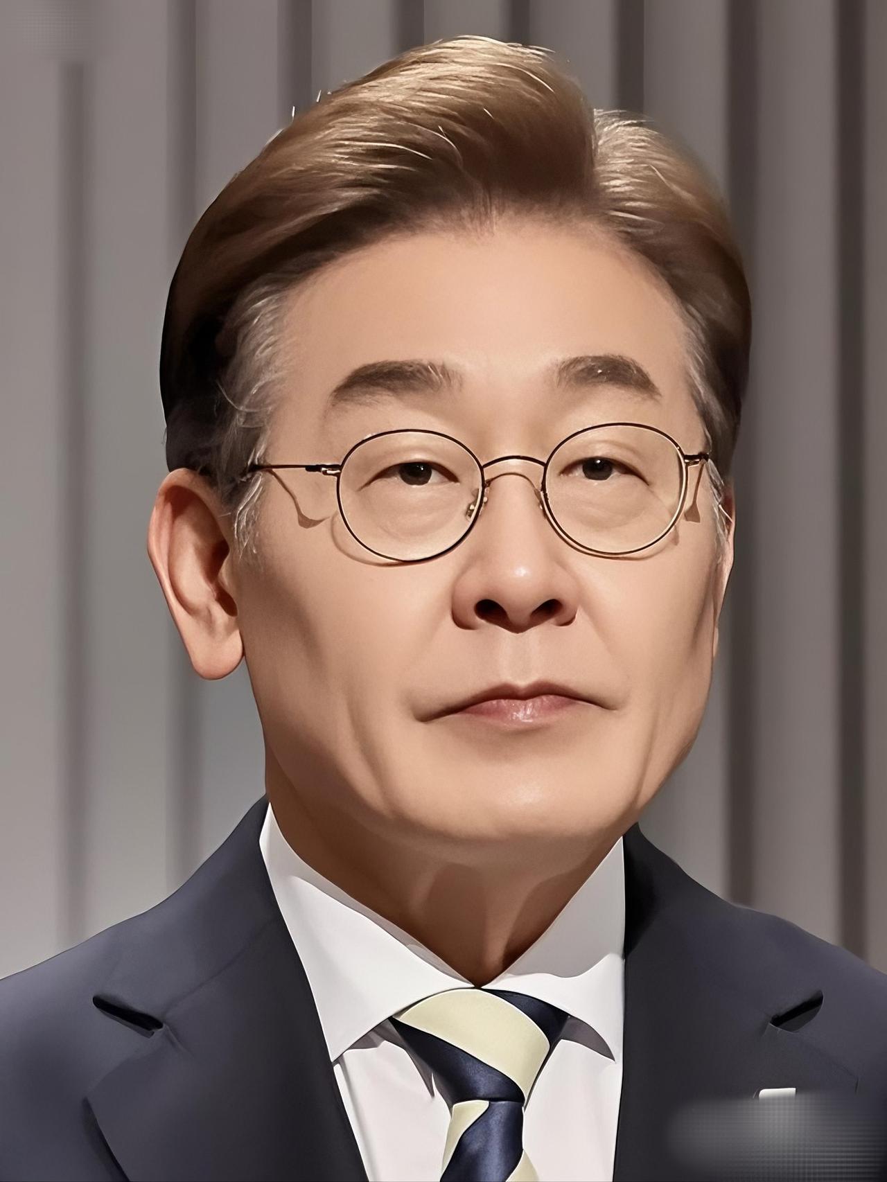 李在明白跑一趟美国了！

9月7日消息，300余名韩国工人在美被捕，韩国领事探视