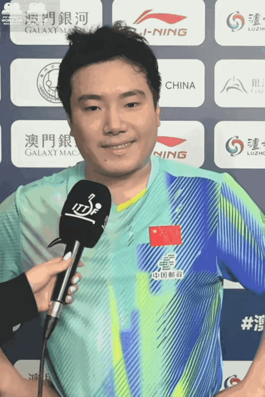 梁靖崑输奥恰洛夫后的采访哽咽表示：
“总体来说，
这么多年了还是，
也是兢兢业业