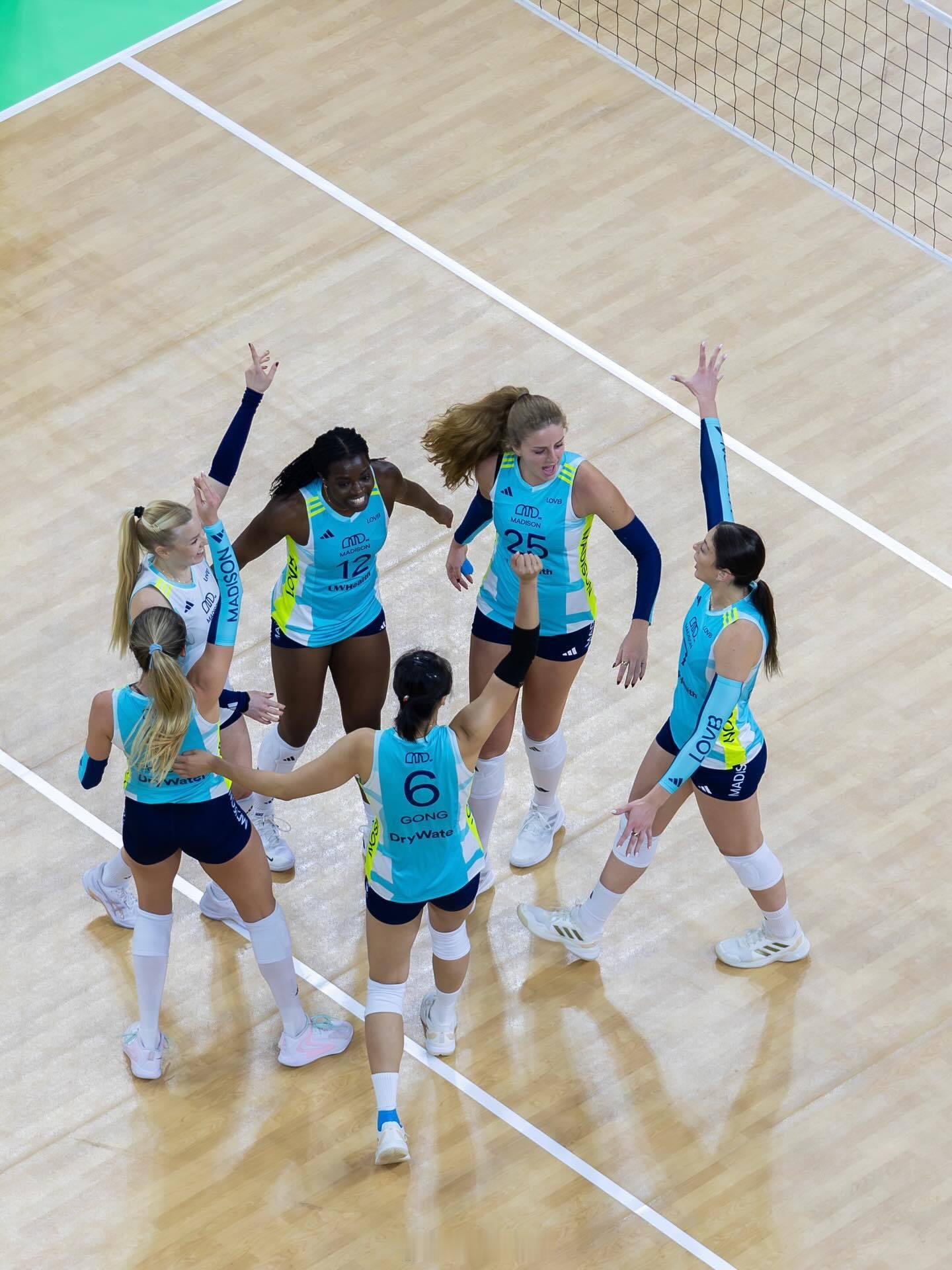 美国LOVB麦迪逊队训练比赛更多照片。龚翔宇 龚翔宇留洋第一季