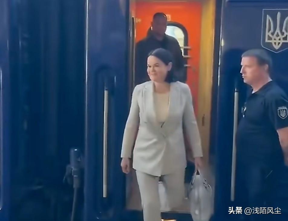泽连斯基邀请白俄罗斯反对派候选人、协调委员会领袖斯维特兰娜·季哈诺夫斯卡娅访问基