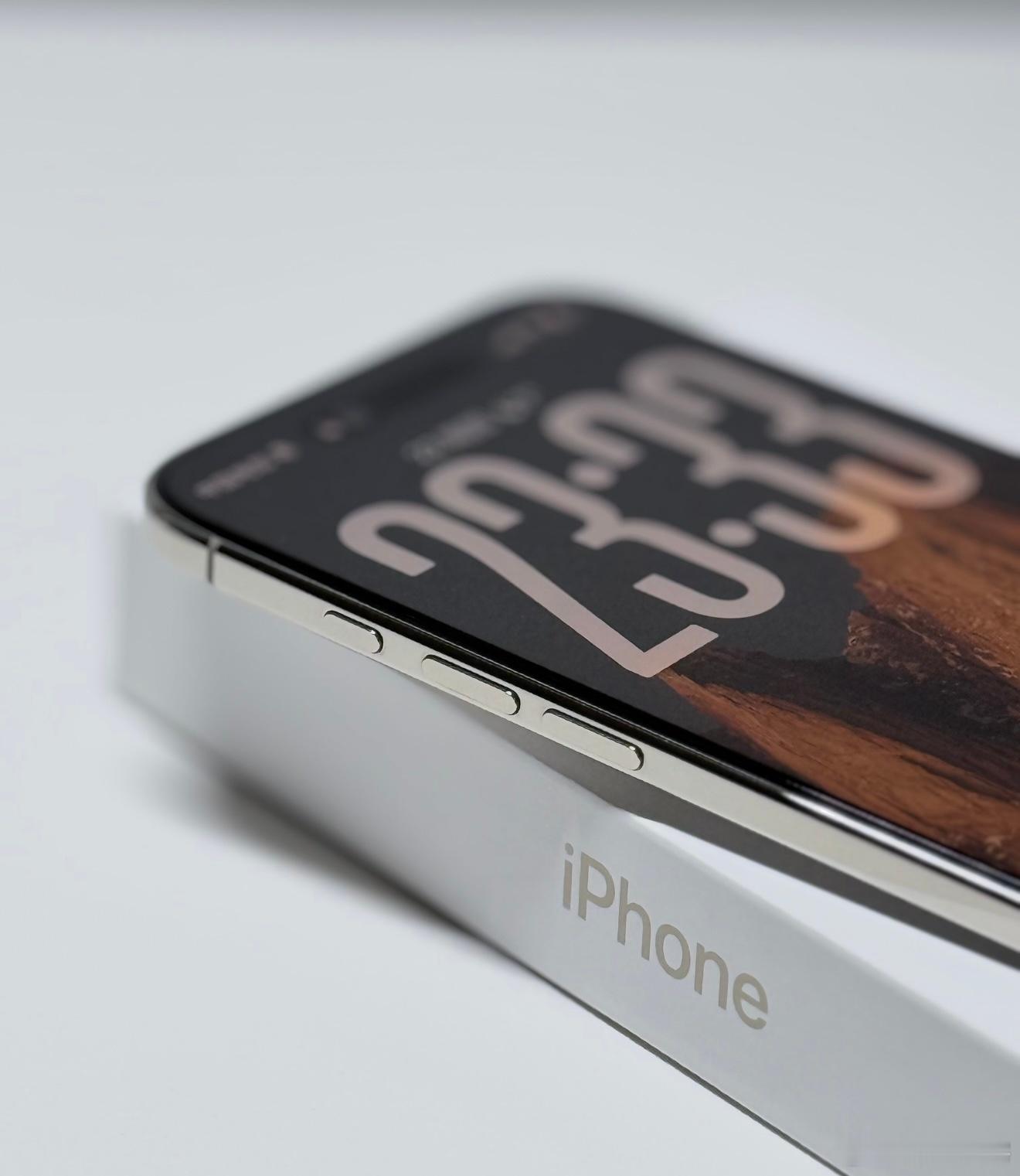 iPhone Air降价对于销量，短期肯定管用，尤其对观望党来说，少花一千多块钱