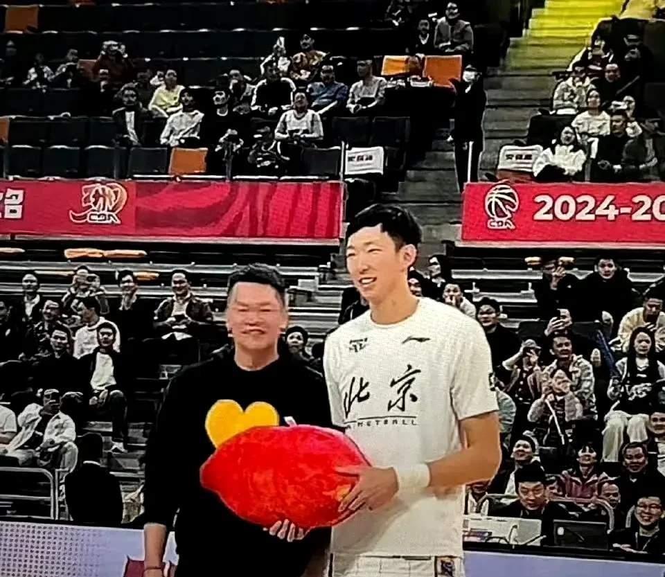 周琦最近的表现让人不禁思考，他是否真的打不过莫兰德？
北汽在赛场上的表现也让人失