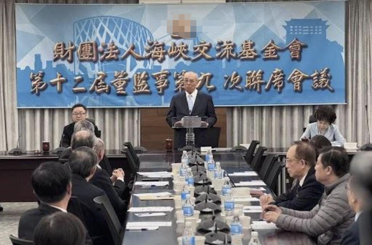 在美国宣布向台湾省出售110亿美元武器的12月18日当天，台湾省海基会董事长吴丰